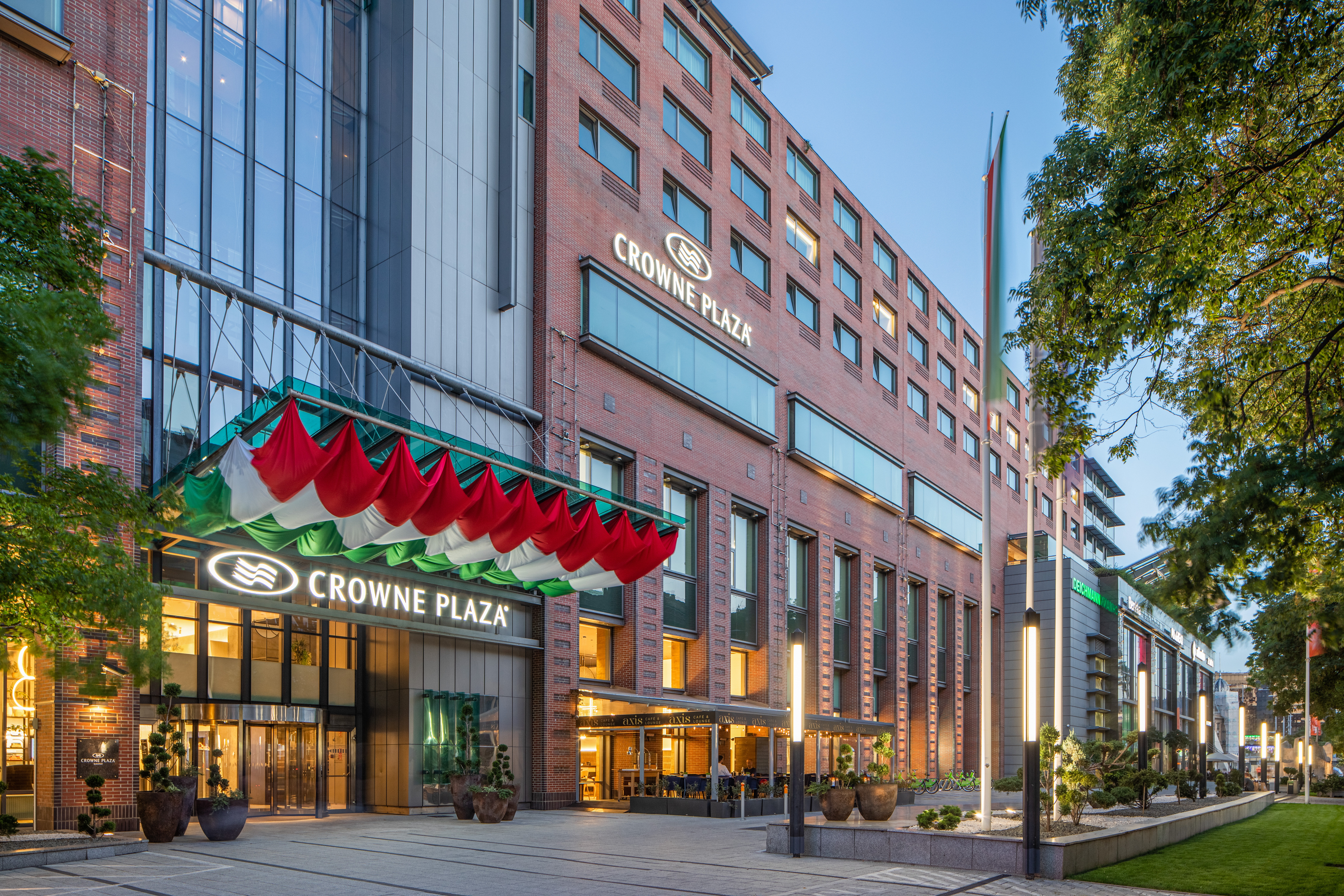 Crowne Plaza Budapest, an IHG Hotel 46/50