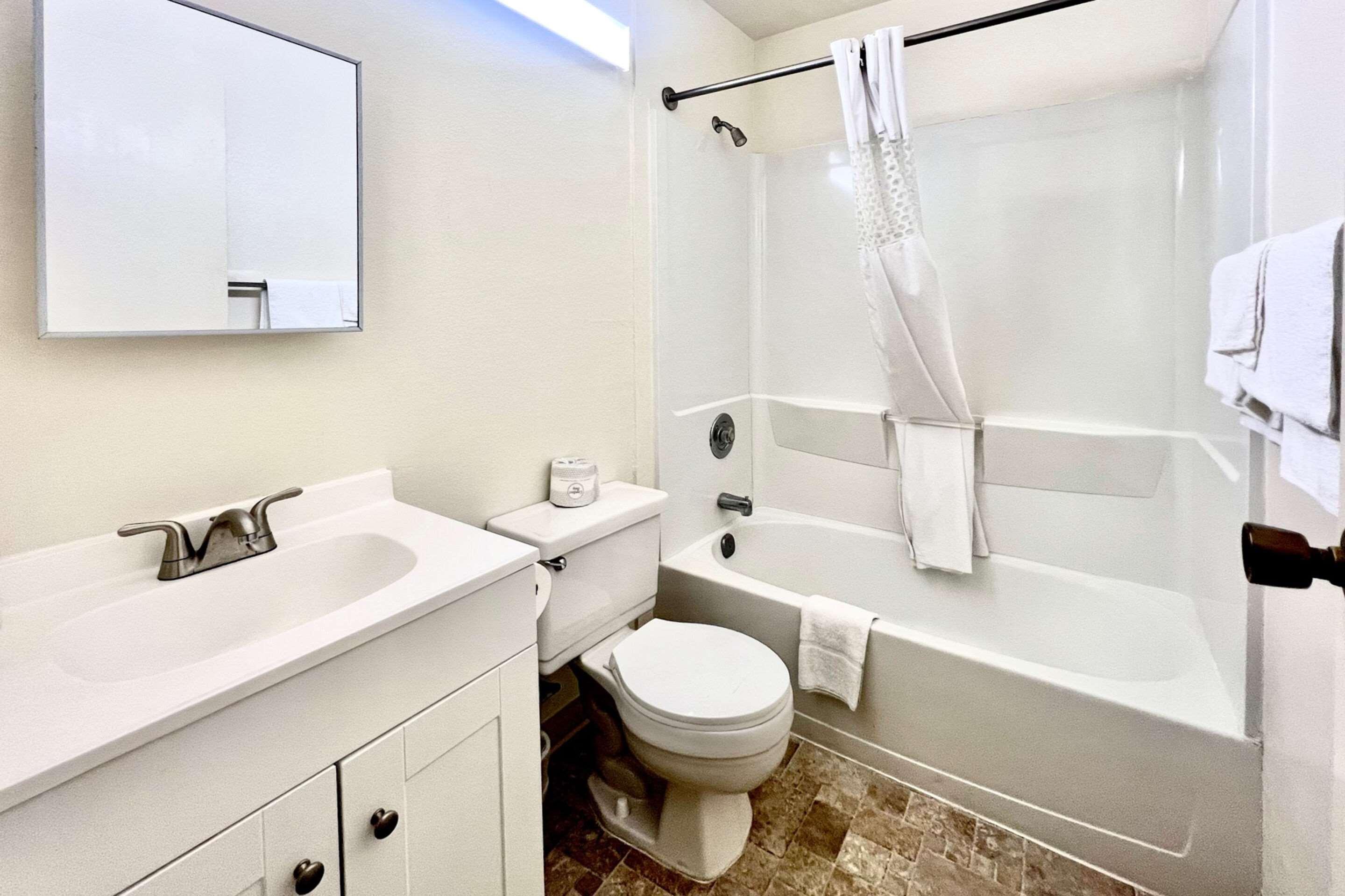 غرفة بسرير كوين، Rodeway Inn Livermore 6/7