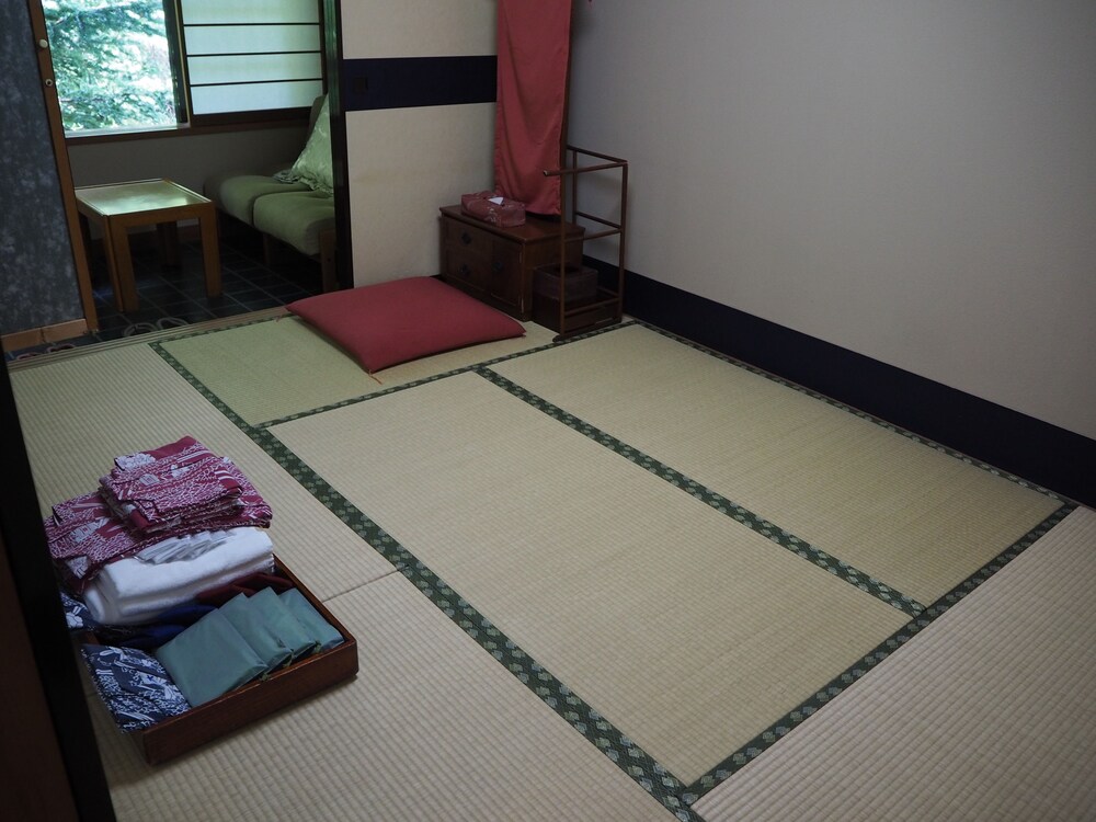 KUSATSU ONSEN OSAKAYA 10/65
