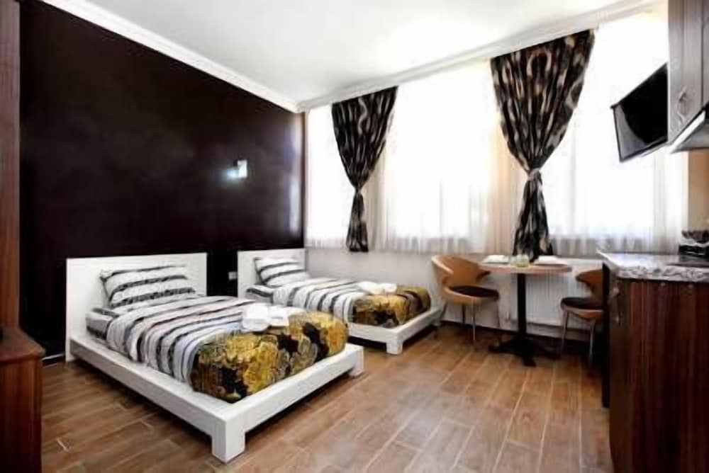 My Red River Apart Hotel 2/8