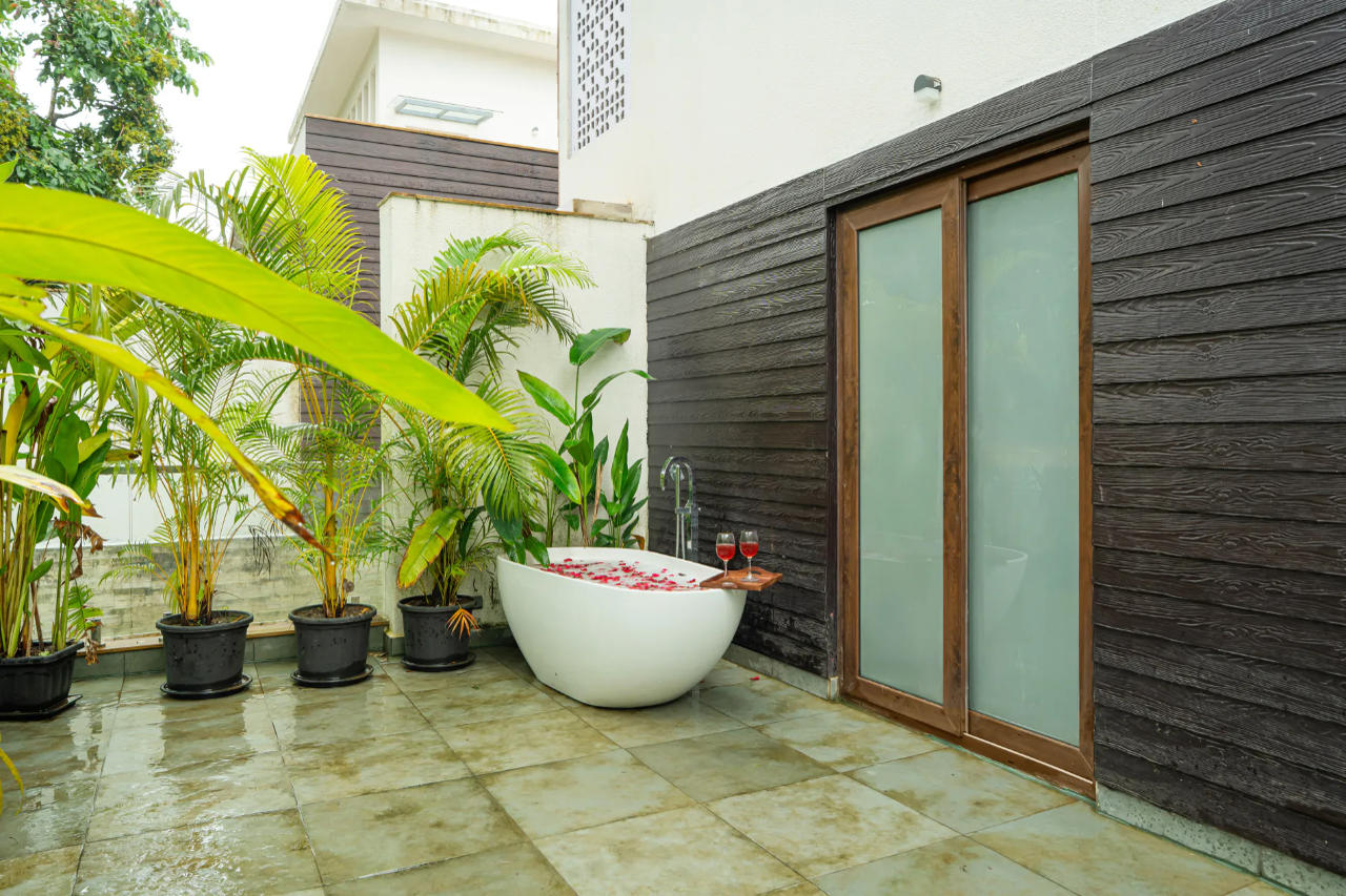 ELIVAAS Casa Del Mar 4BHK Villa with Pool, Bars, TV Lounge, Gazebo & Terraces, Goa 18/18