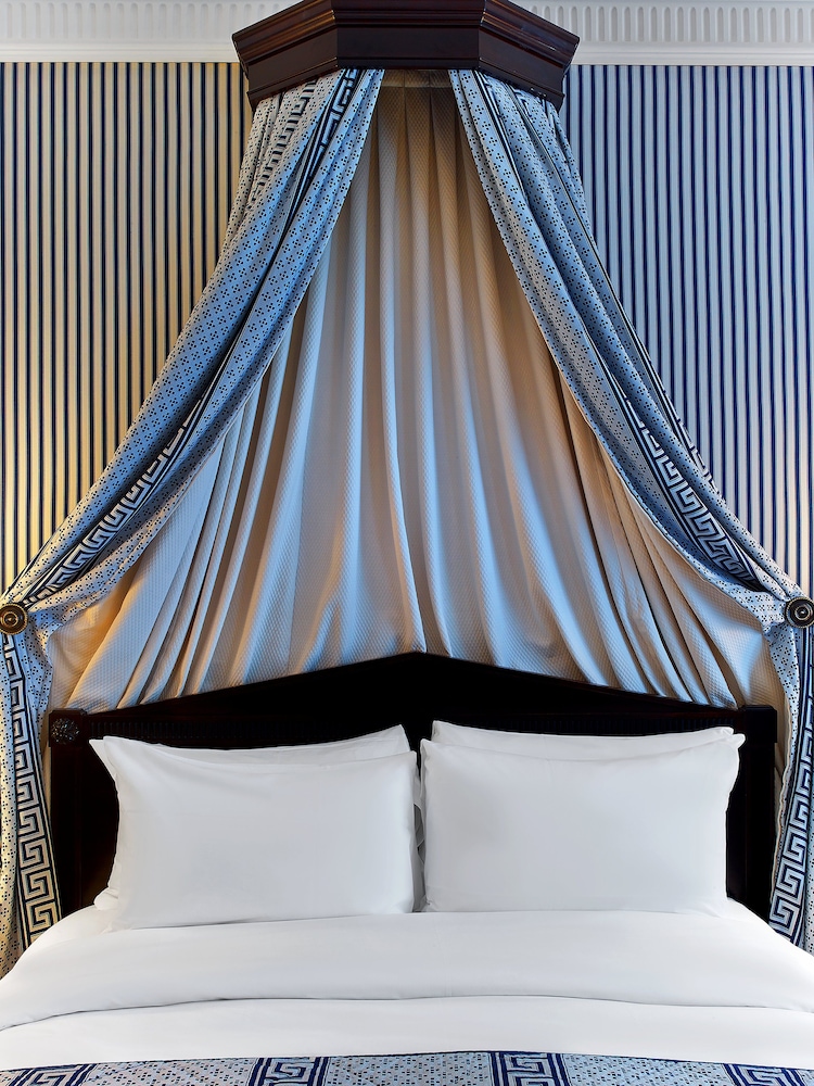 Le Dokhan's, Paris Arc de Triomphe, a Tribute Portfolio Hotel 26/37