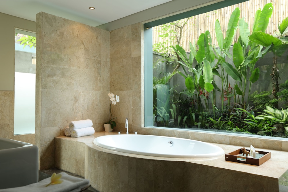 THE SHANTI RESIDENCE AND RESORT 35/66