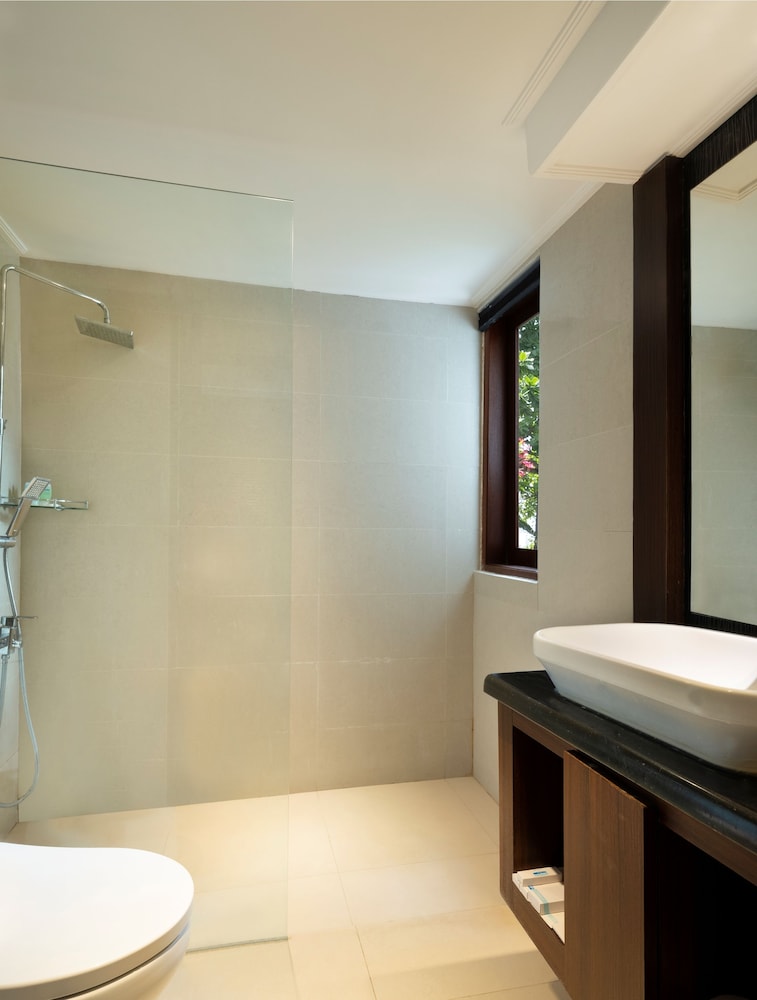 Mangsit Suite By Holiday Resort Lombok 39/39