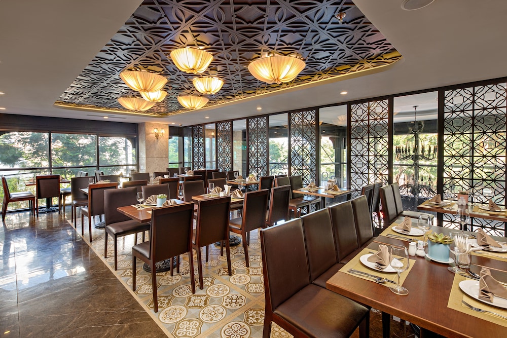 Cosmos Hotel Danang 24/33