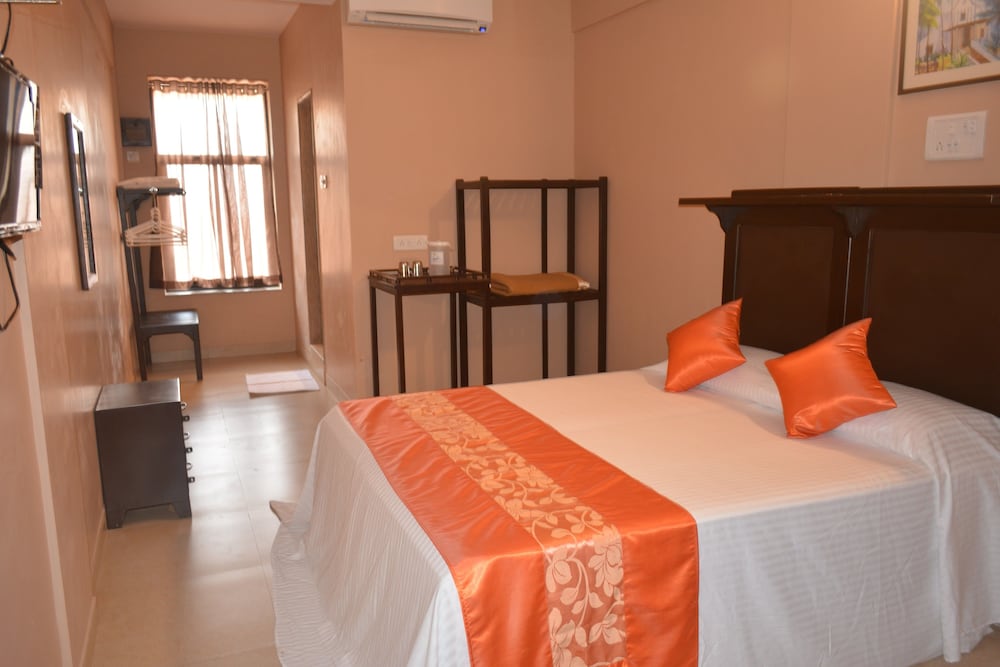 STANDARD, TRIPLE, 3 BEDS