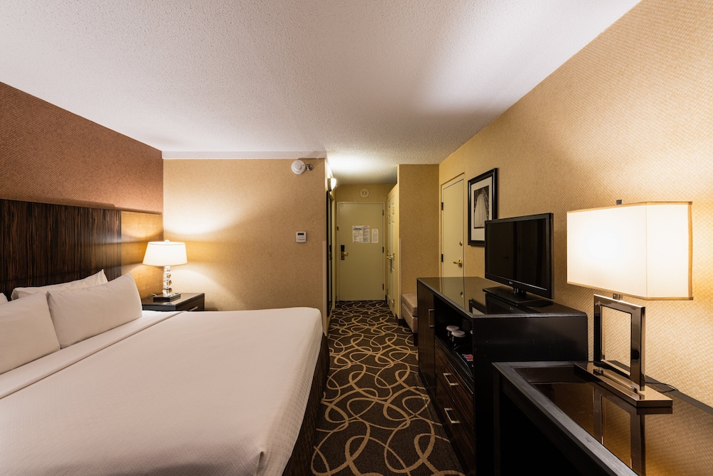 Crowne Plaza Newark Airport 17/50