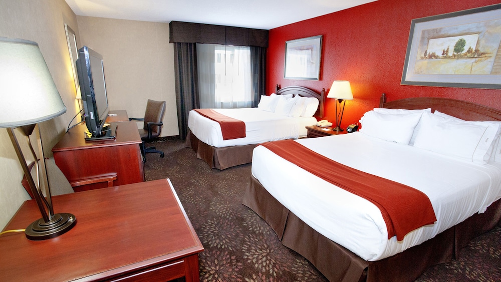 Holiday Inn Express Jamestown 11/39