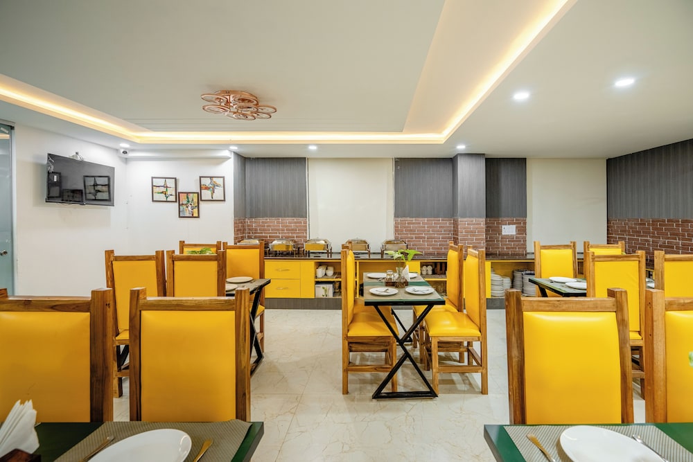 Lime Tree Hotels & Banquet Greater Noida 38/50