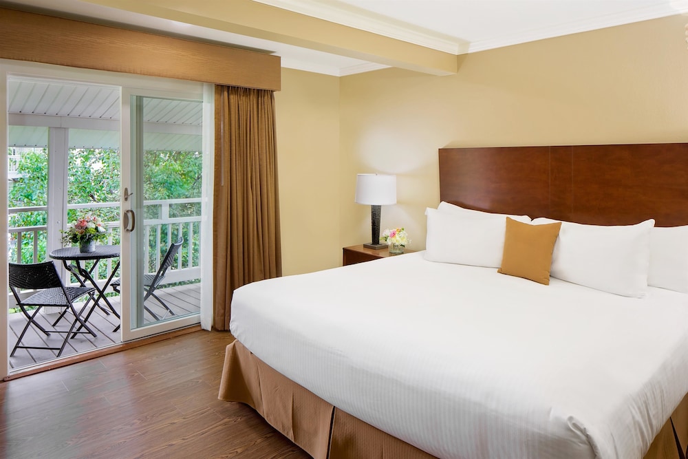 New Englander Inn Bennington 16/32