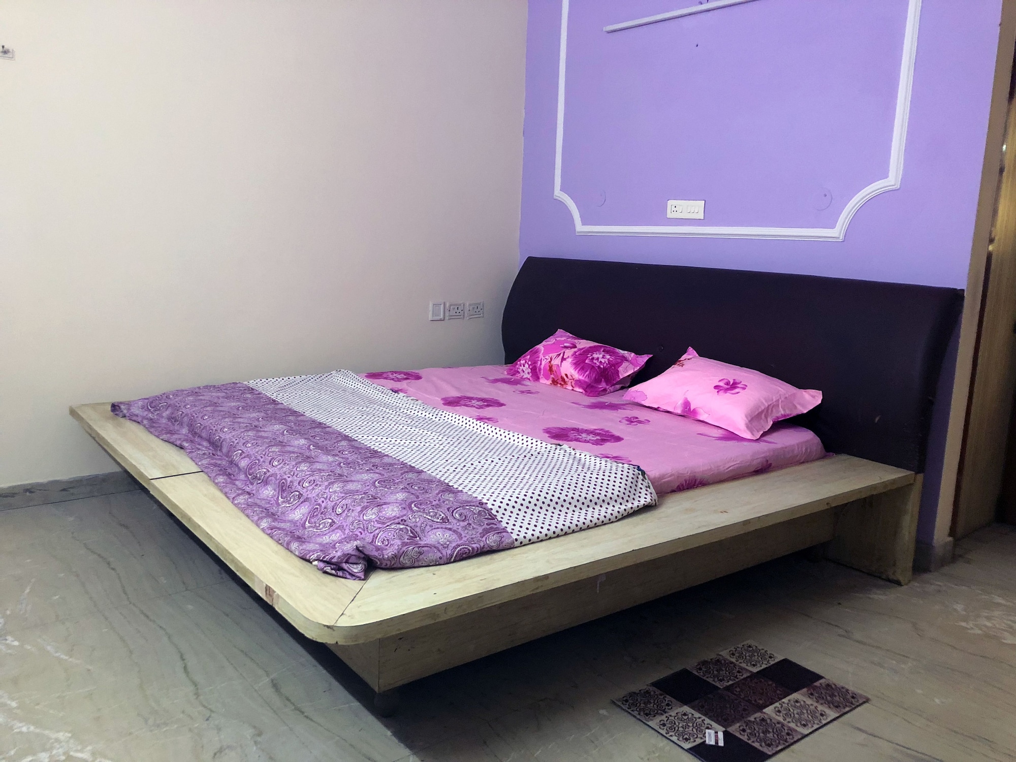 2 BEDROOMS, EXCLUSIVE, APARTMENT, CITY VIEW, SMOKING