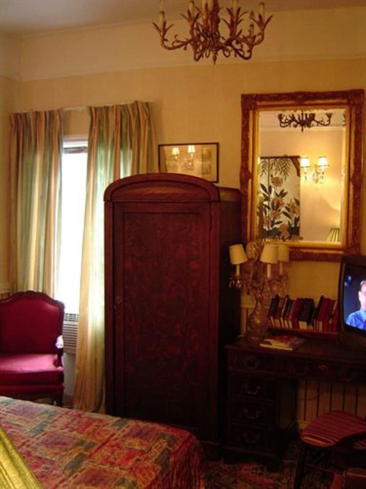 Pimblett's Downtown Toronto B&B 31/47