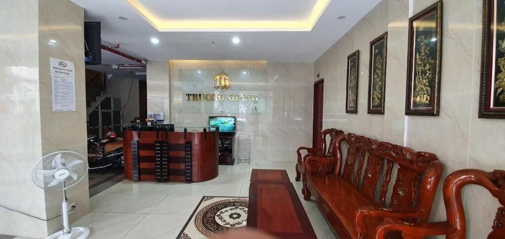 Truong Giang Hotel 12/60