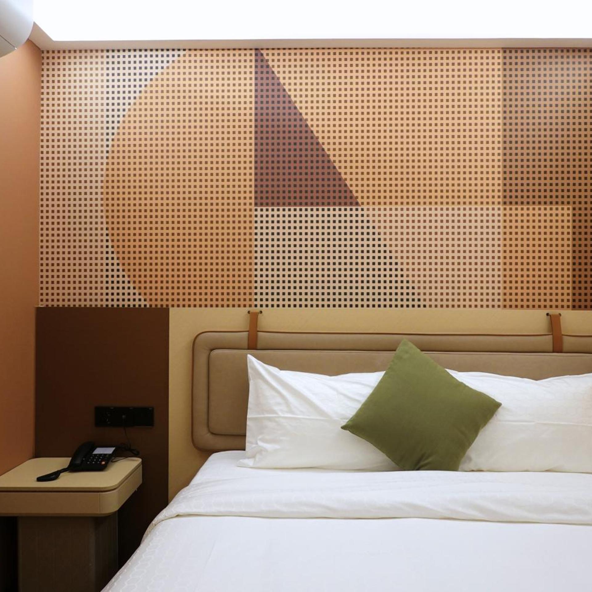 Hotel 165 19/45