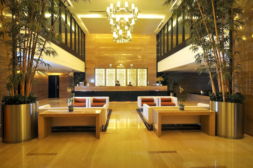 Grand Jatra Hotel 57/70