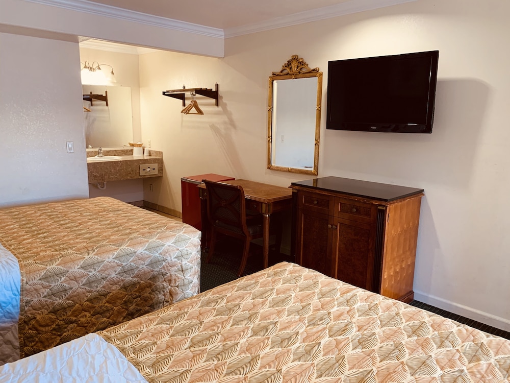 Monterey Oceanside Inn 7/43