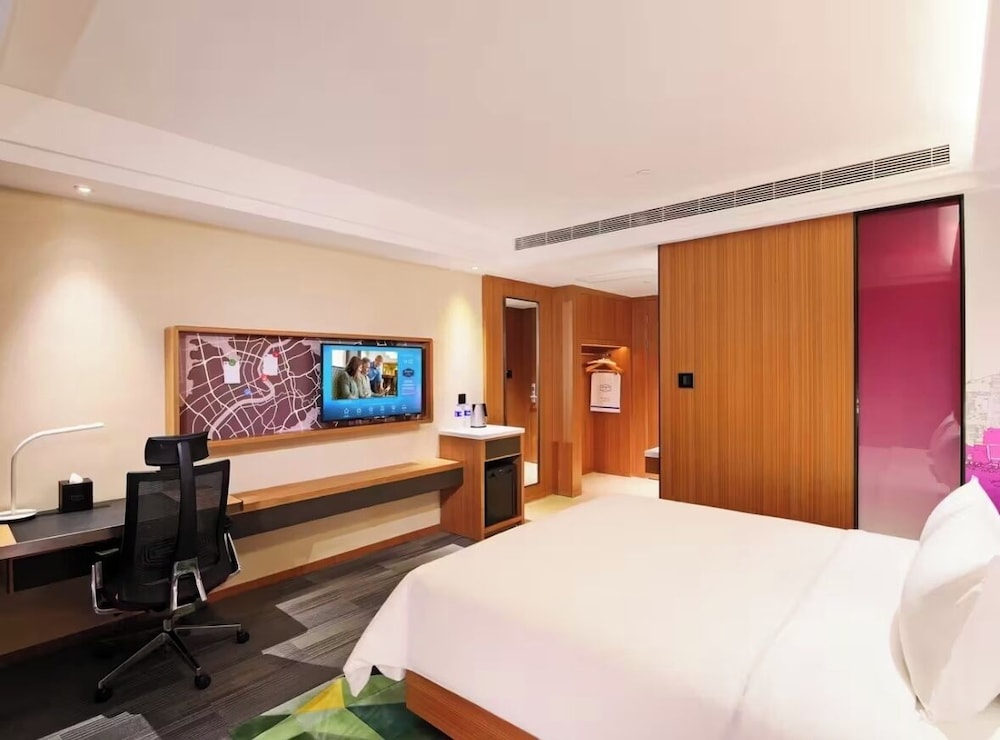 Comfort, Single, Queen Bed