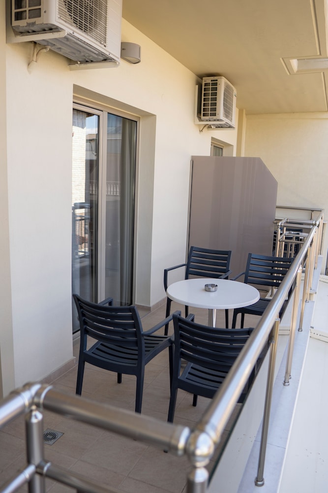 Epavlis Hotel 38/50