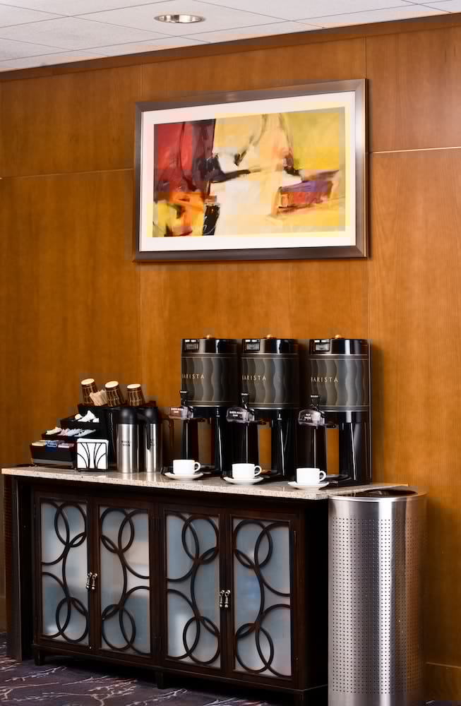 COURTYARD BY MARRIOTT LOGAN AIRPORT 19/49