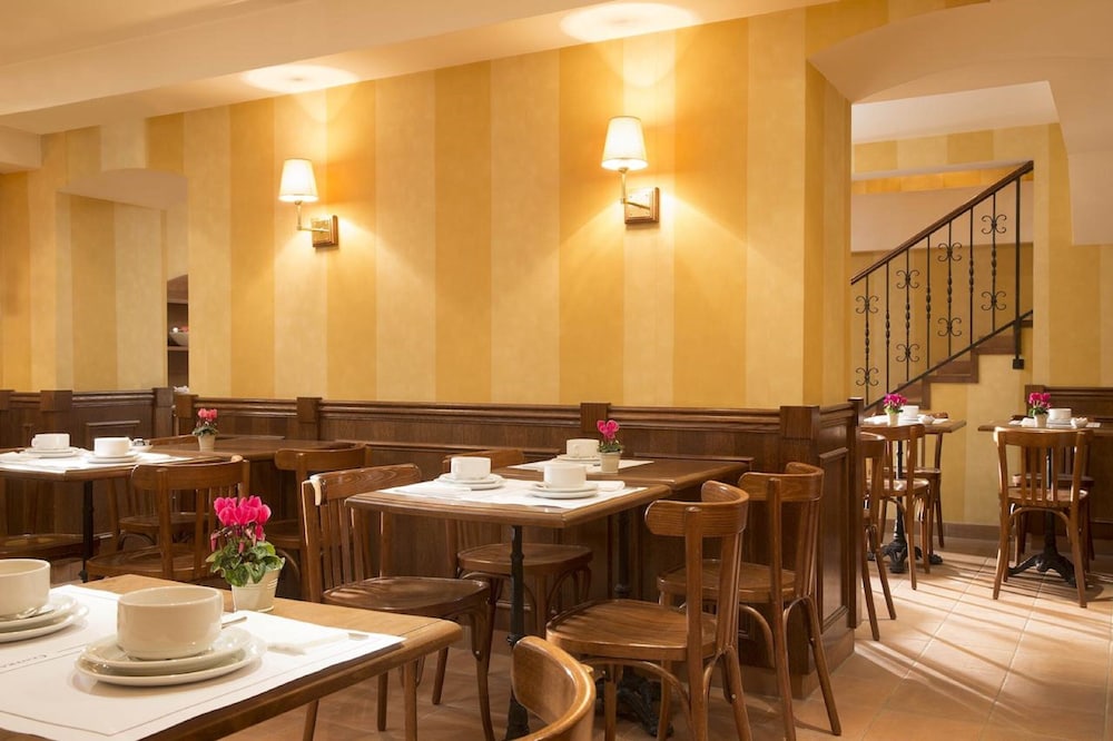 Central Hotel Paris 38/46