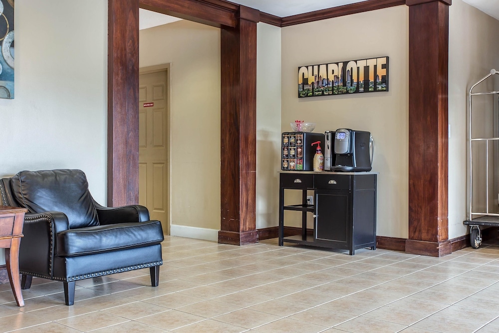Suburban Studios near University of North Carolina-Charlotte 20/33