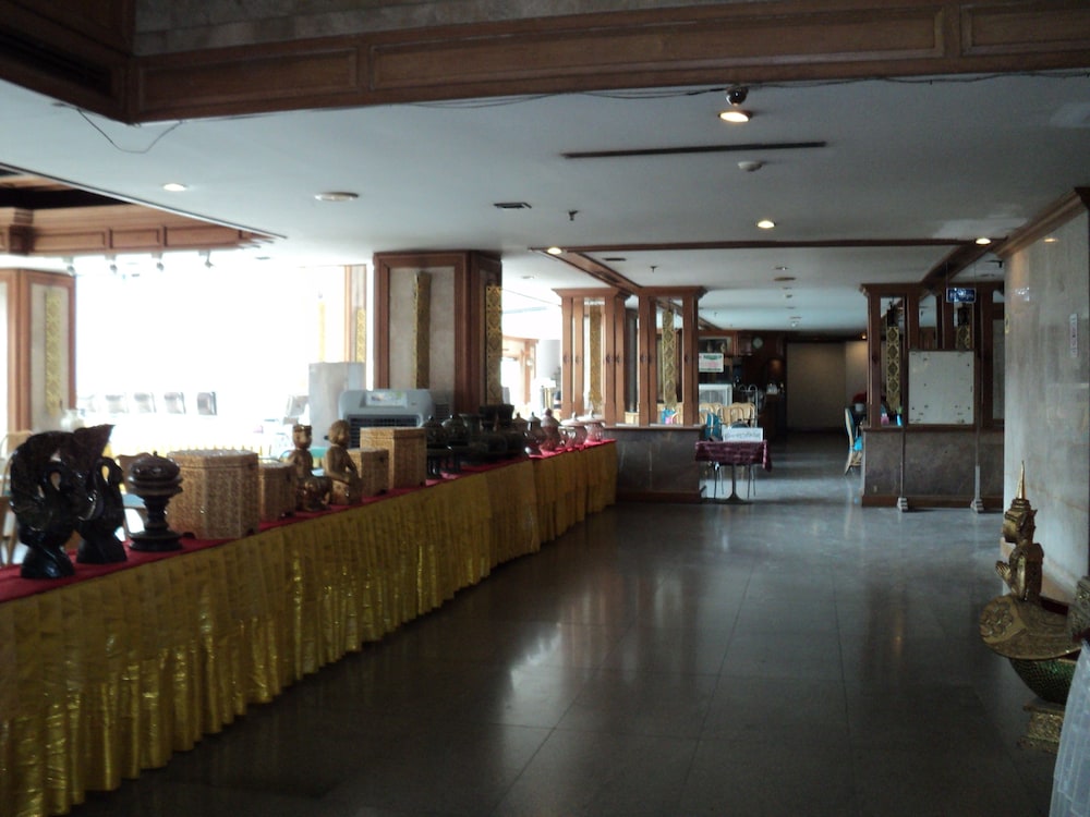 Diamond River Ping Petch Ngam Hotel 10/52