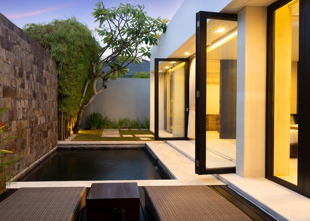 eqUILIBRIA SEMINYAK 61/62