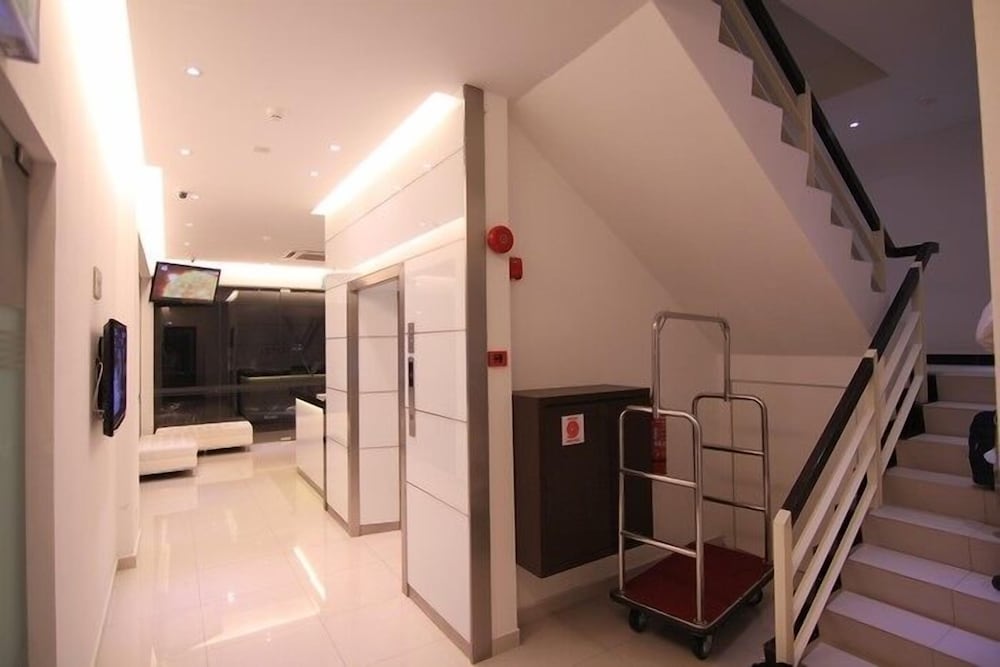 The V Hotel 22/30