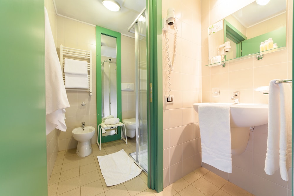 شقة كلاسيكية بسريرين منفصلين بغرفة نوم واحدة مع أريكة، Villaggio Olimpico Apartments 4/4