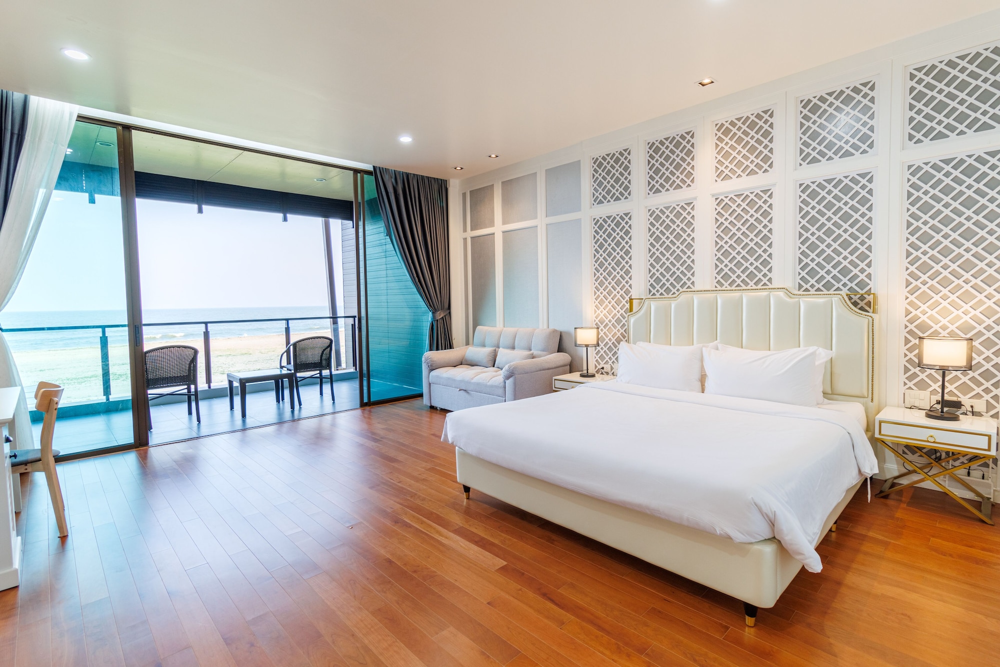 PREMIER, DOUBLE BED, BEACH VIEW