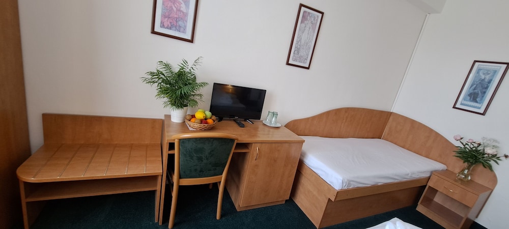 Legie Hotel 17/45