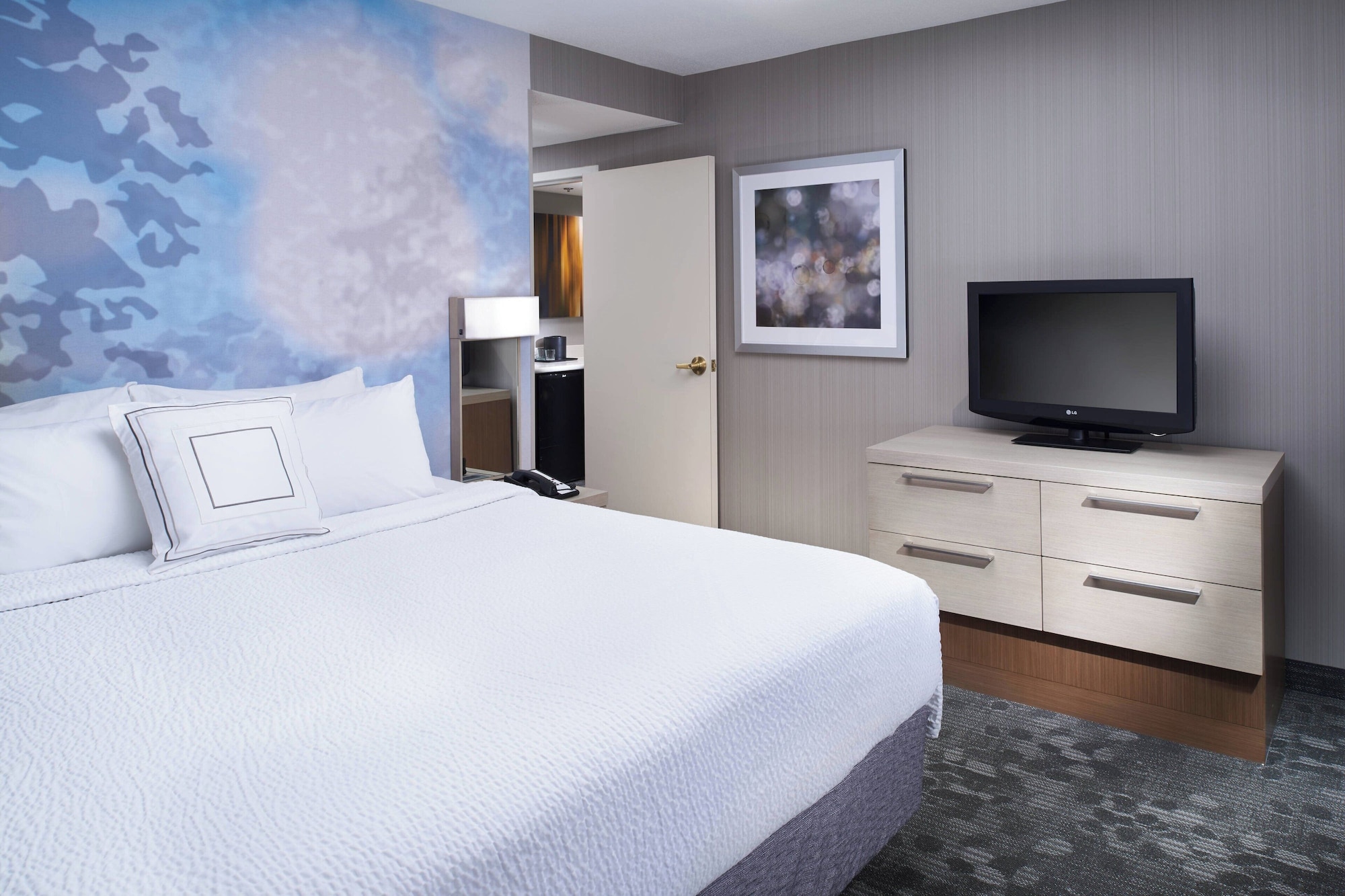 Room at Courtyard Cleveland Airport North, NORTH OLMSTED - OH