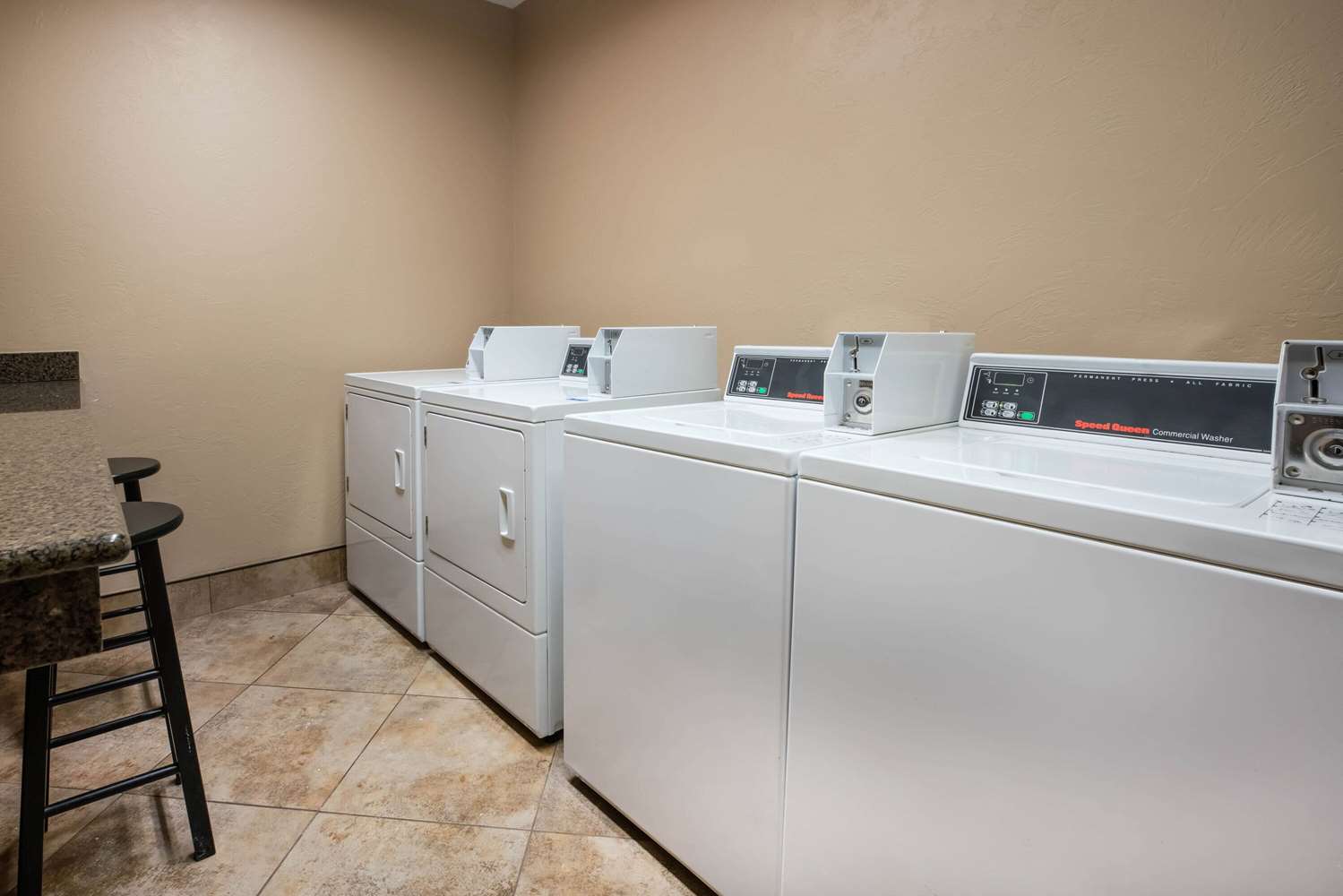 La Quinta Inn & Suites by Wyndham Eugene 9/41