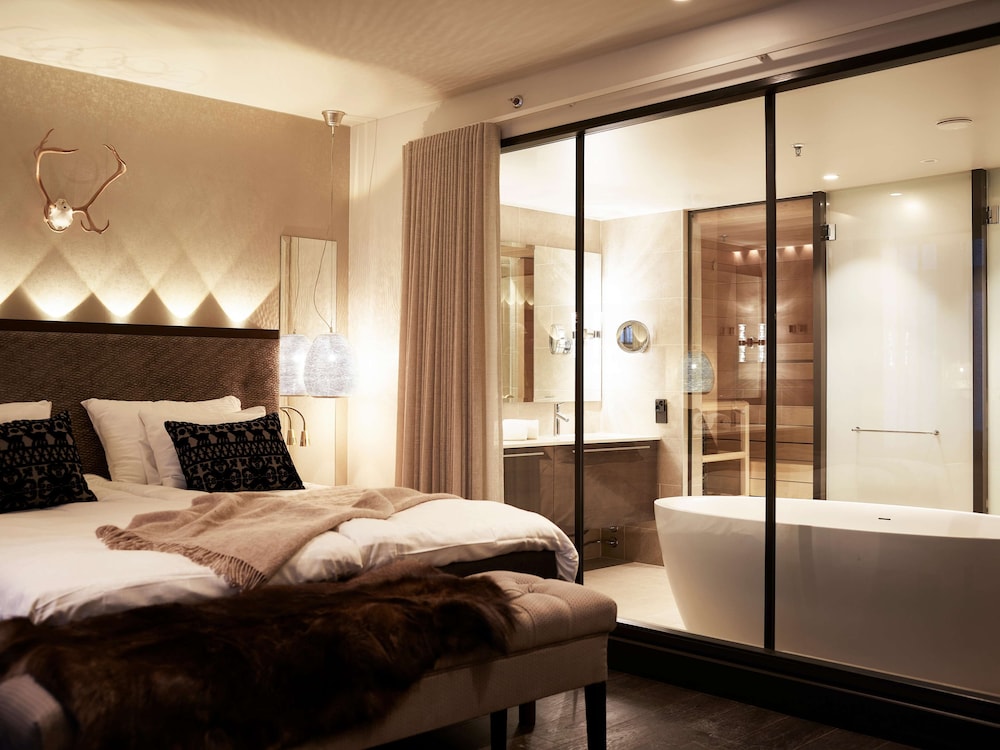 ARCTIC, SPA, DELUXE, DOUBLE BED