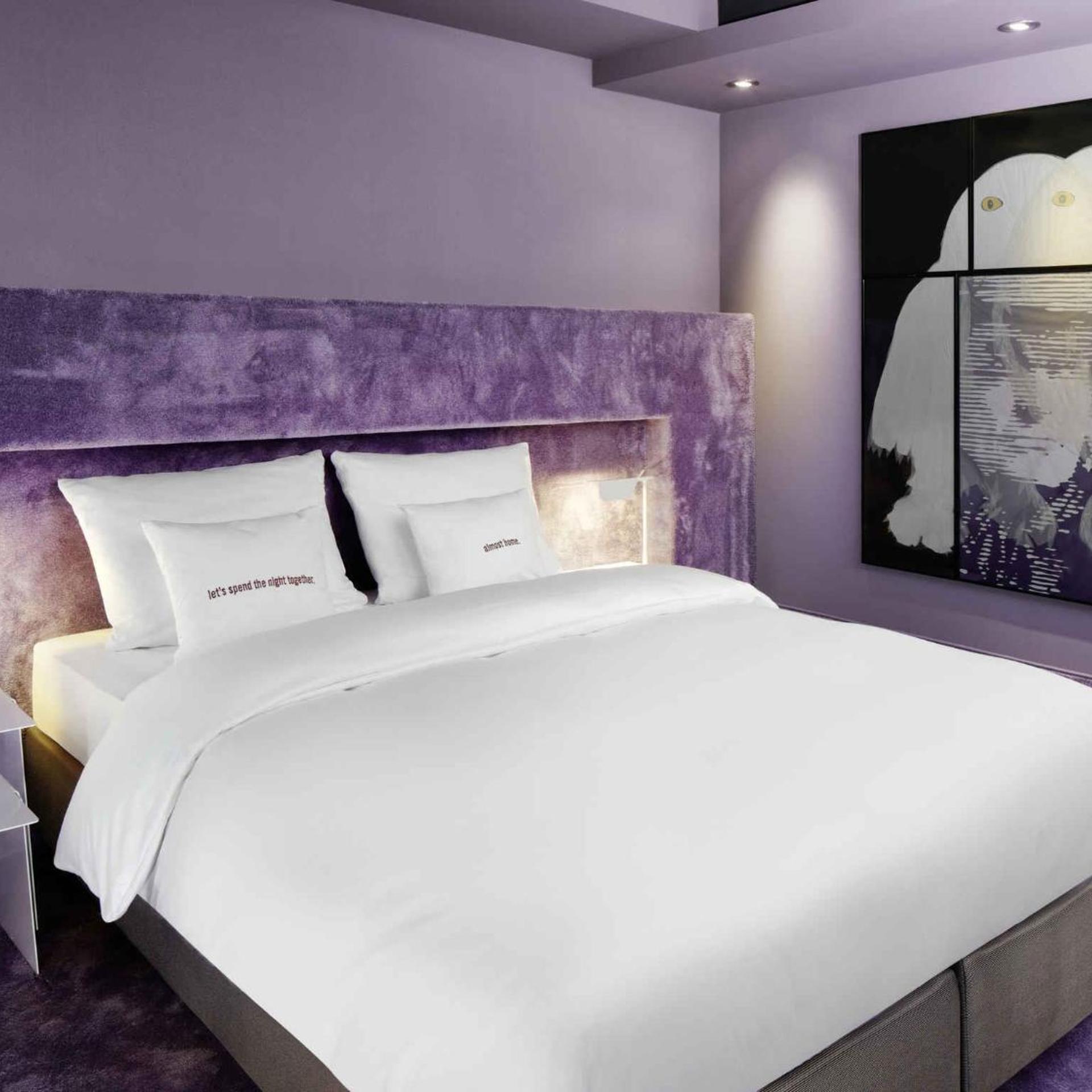 Medium, East, King Bed