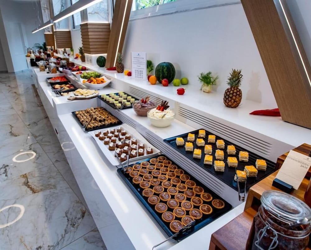 Elmi Suites 6/55