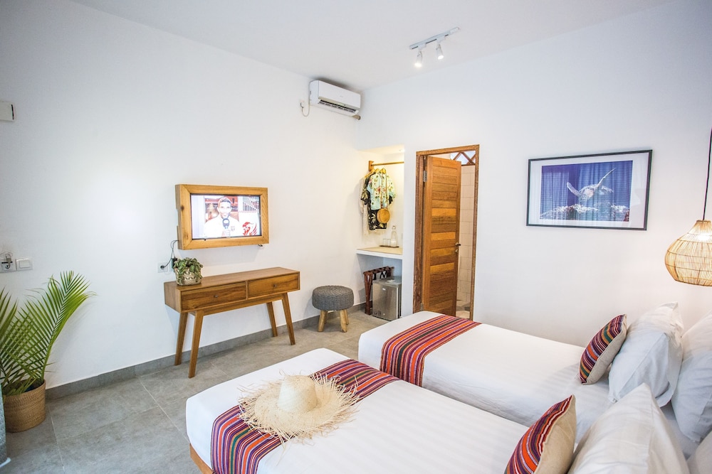 Abdi Hotel & Bungalow 9/28