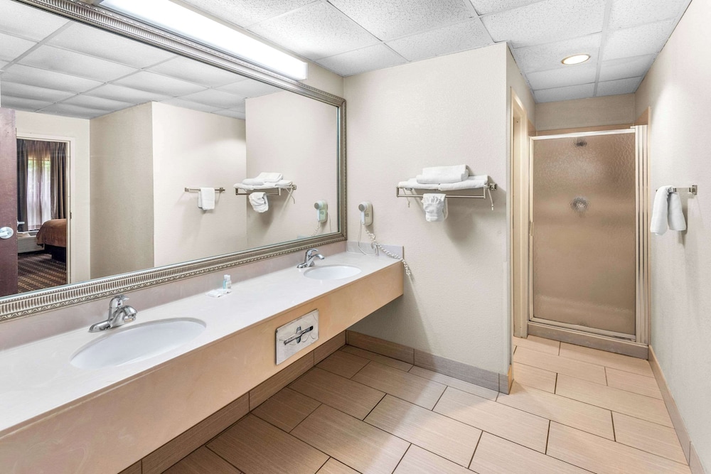 Clarion Inn & Suites Indianapolis Northwest 54/55
