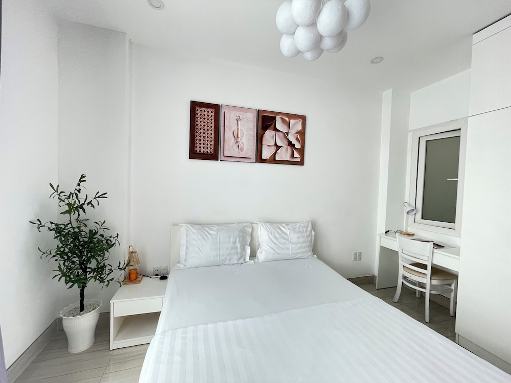 Grace Apartment 3 18/50