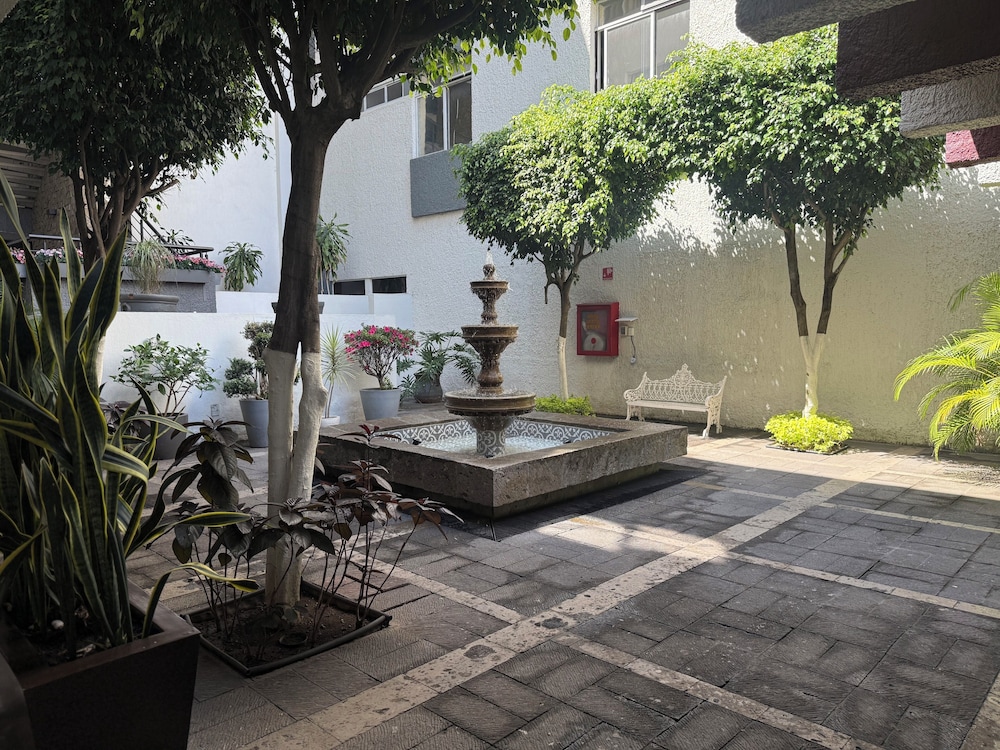 Hotel Las Pergolas 65/68