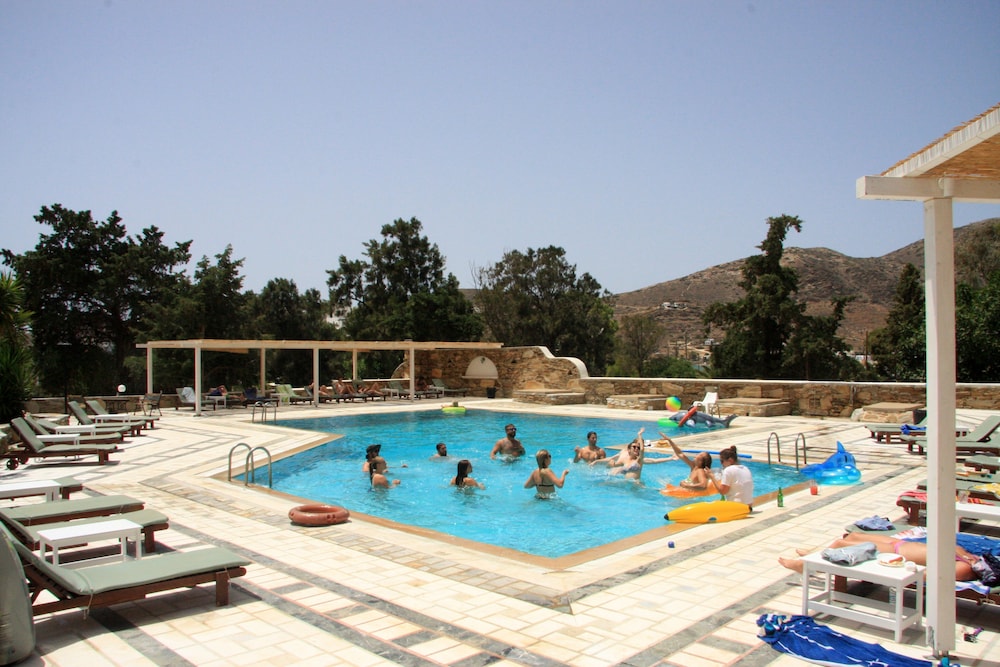 Armadoros Hotel / Ios Backpackers 17/47