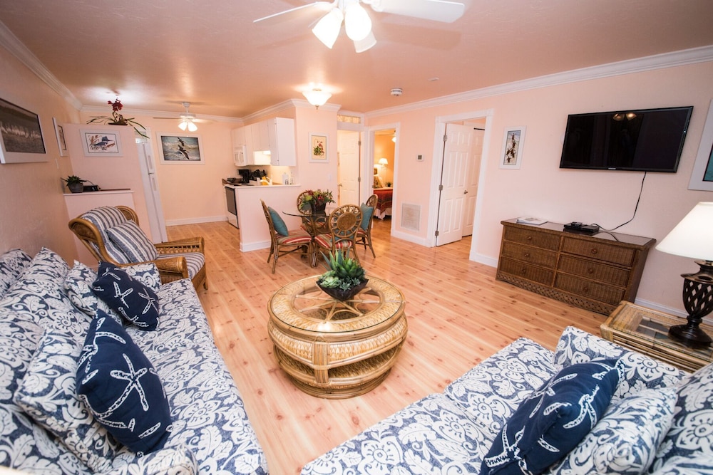 Tropic Isle Beach Resort 48/68