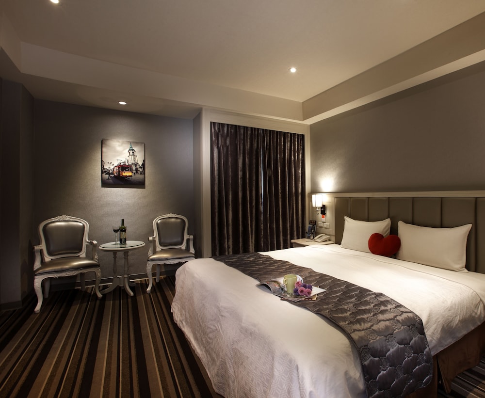 Grace Hotel 15/50