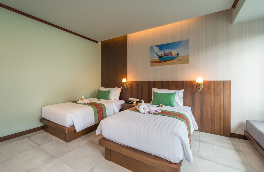 DELUXE, DOUBLE OR TWIN BED, CLIFF VIEW