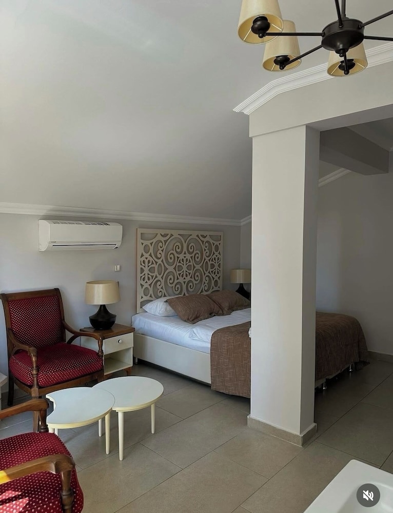 Sweet Home River Hotel 30/50