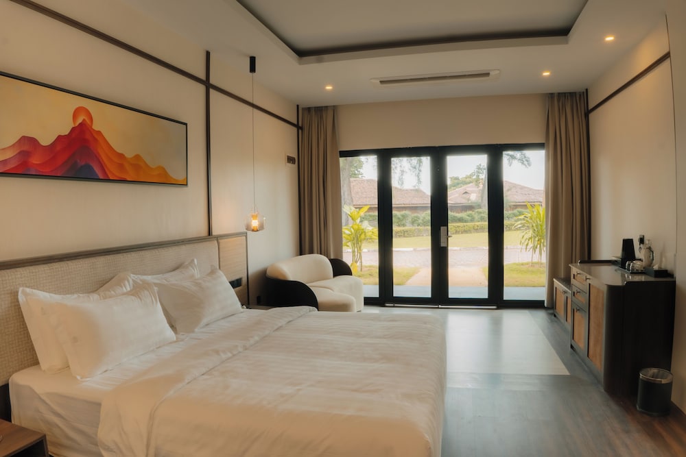 PREMIER, DOUBLE OR TWIN BED