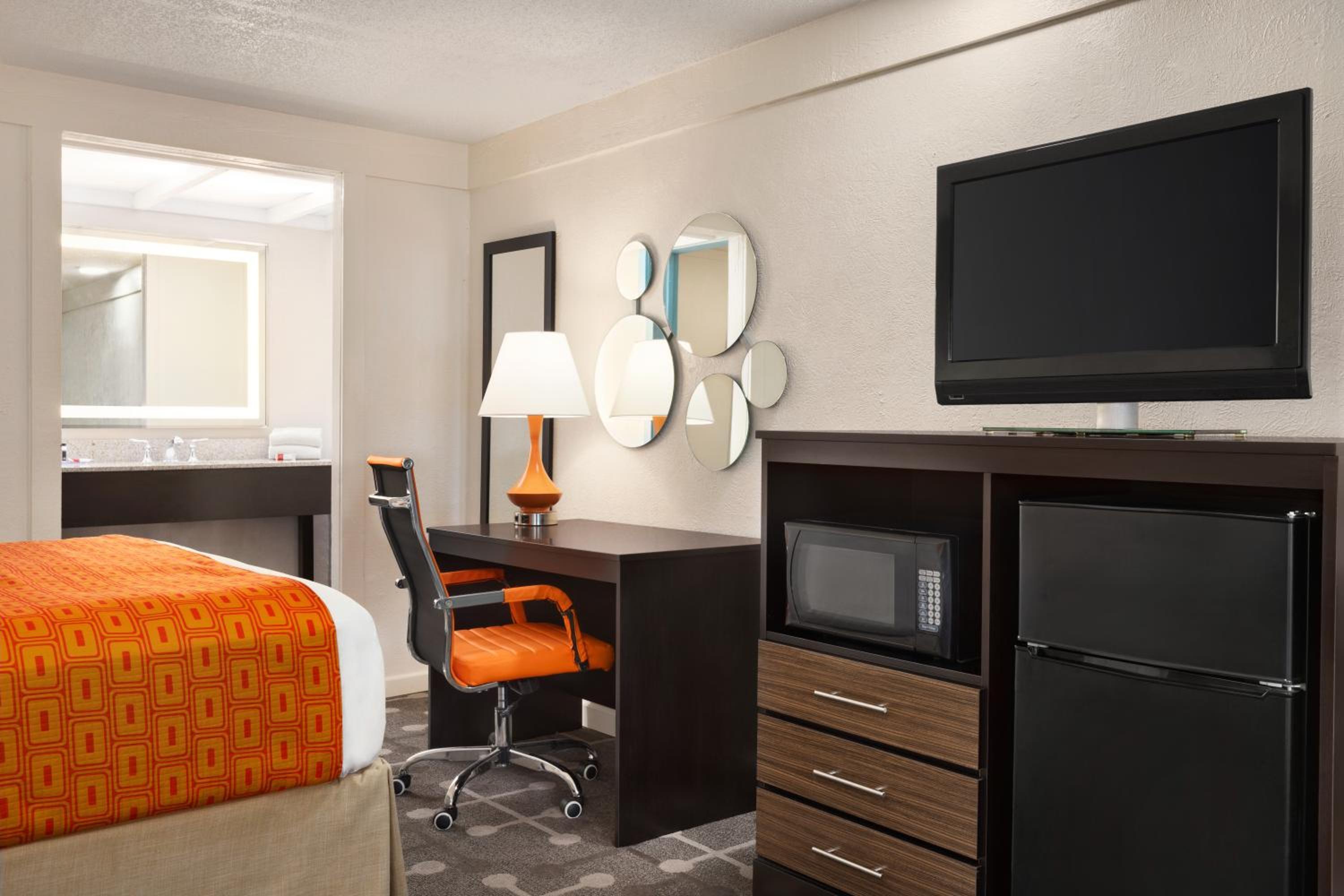 Howard Johnson by Wyndham Dover 32/50