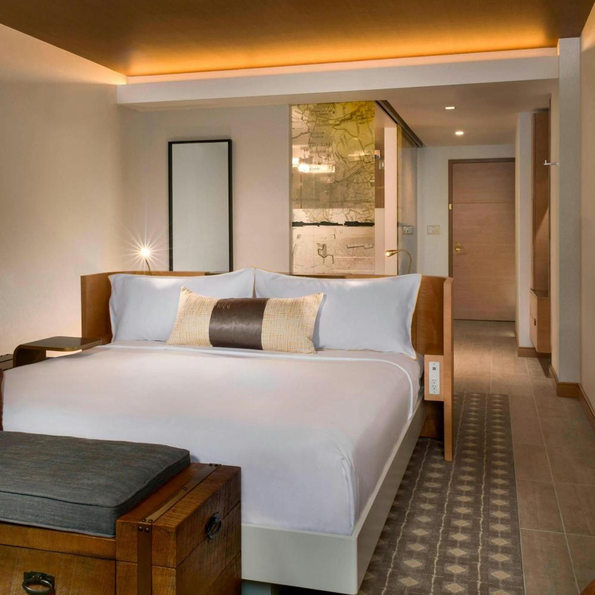 Deluxe, King Bed, Water View