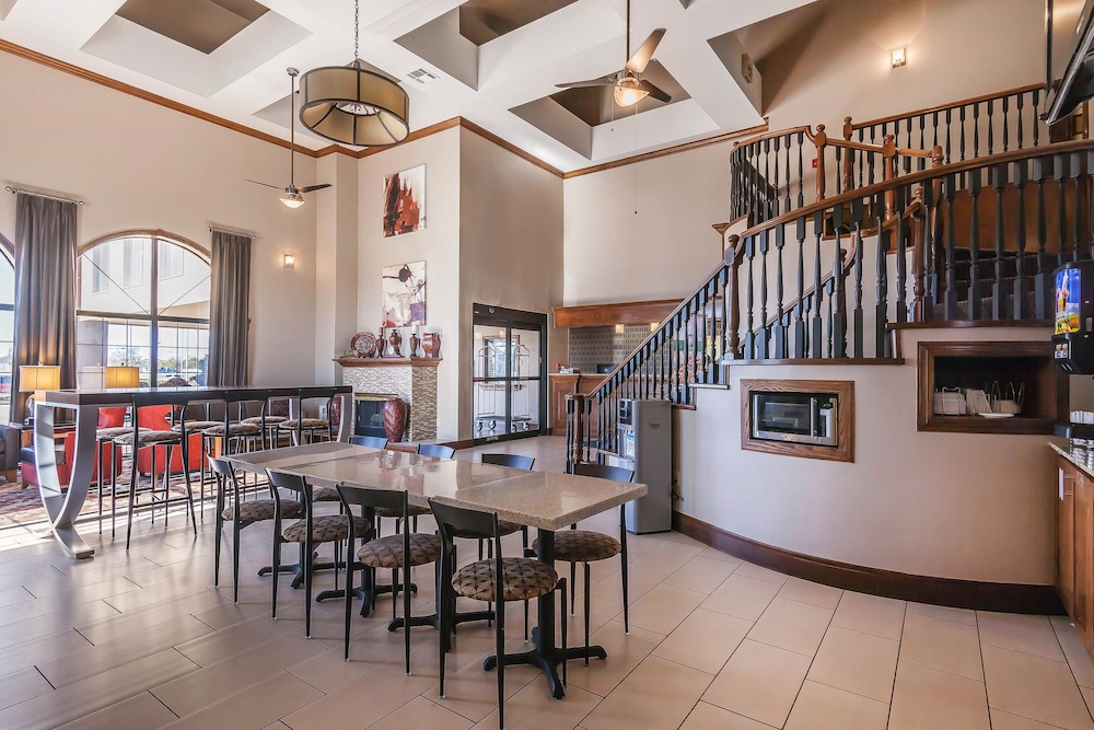 Quality Inn & Suites Owasso US-169 38/45