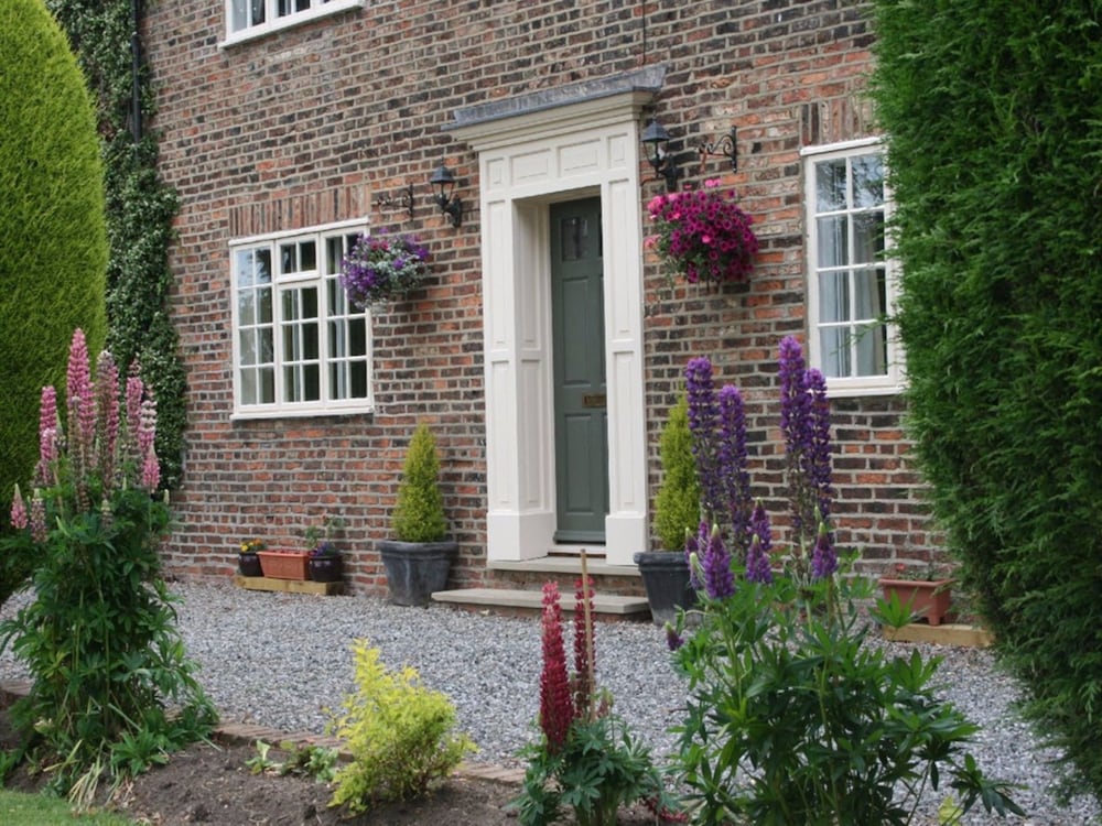Manor Guest House 3/50